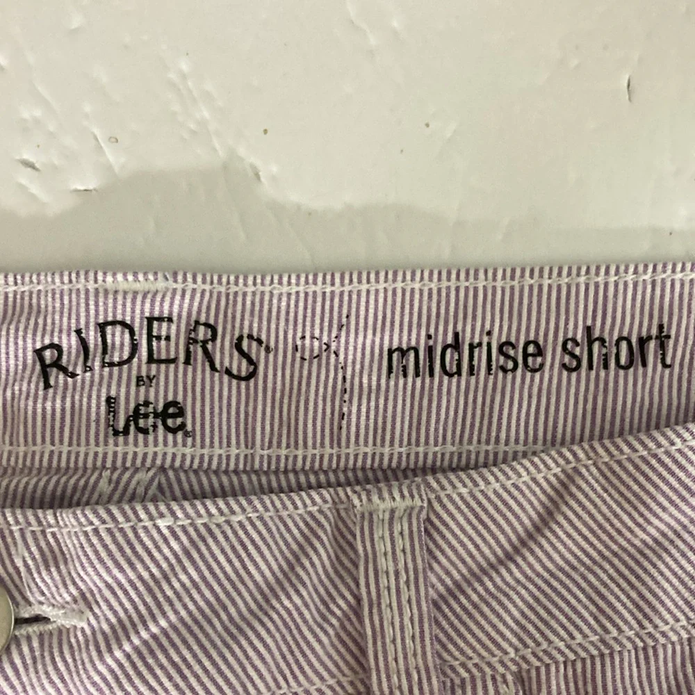 Riders by Lee Shorts Women Size M Purple & White Stripe Midrise